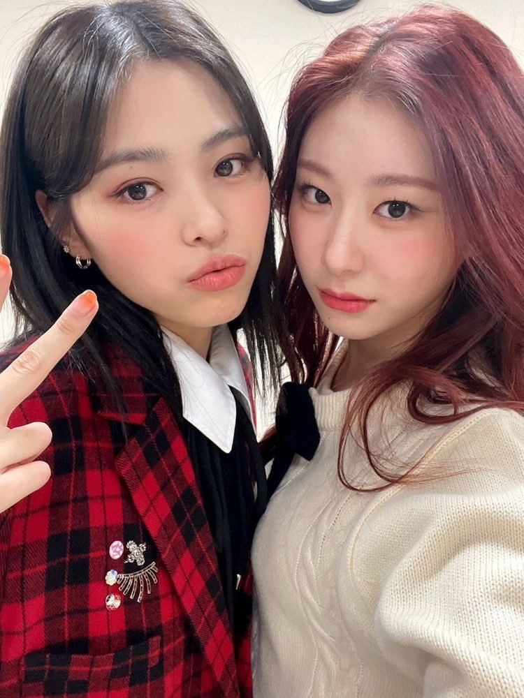 youngqueenbitch's tweet photo. We would like to ask JYPE to take serious actions regarding this matter and have ITZY security to increase we would not want something to happen for them and their privacy to keep on being invaded by anyone. 

#PROTECTITZY @jypnation @ITZYofficial https://t.co/3c3AfE3jXg