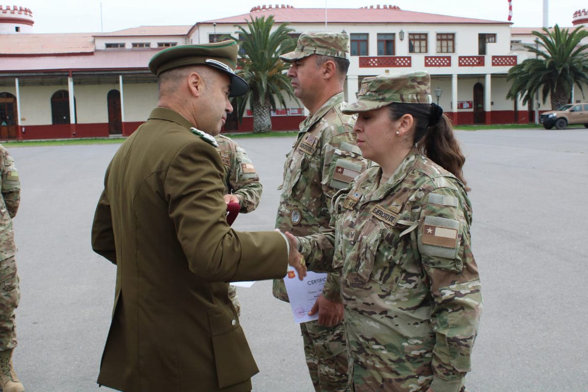 En el Regimiento N°21 "Coquimbo" se realizó la entrega de certificados del Curso de Primeros Auxilios Psicológicos, impartido por <a href="/Samucoquimbo/">Samu Coquimbo</a>.  
Este certifica para brindar respuesta integral a las personas que han sido afectadas psicológicamente por una emergencia o desastre.