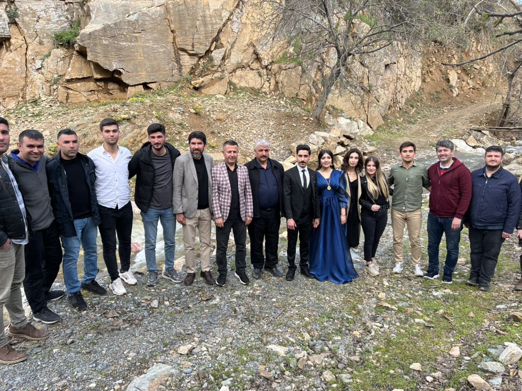 akifcorten's tweet photo. Feke Çandırlar Köyümüz Muhtarı amcam Bilal Çörten’in kızı #Sümeyye ve #Hanifi kardeşlerimizin Söz yüzüğünü Taktık…Bu vesileyle Hemşehrilerimizle Bayramlaşma imkanı bulduk.
Allah tamamına erdirsin… https://t.co/KS6sogwYS4