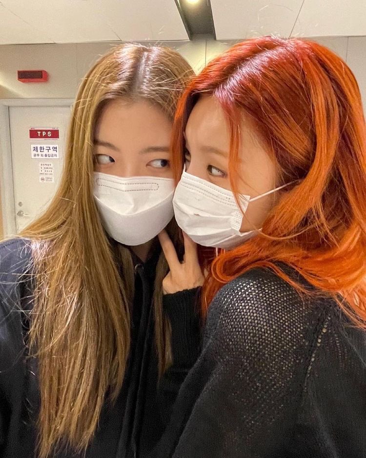 youngqueenbitch's tweet photo. 이치 그룹의 월드 투어 중,소녀들이 태국에 있을 때,사센은 비행기와 공항에서 그들을 따라가는 모습을 보였고,그 남자는 콘서트 티켓을 위조하여 그룹의 안전을 위협했습니다. 침묵 중지. 당신의 일을

#PROTECTITZY @jypnation @ITZYofficial https://t.co/s7plhTwTwv