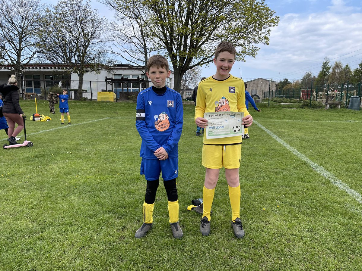 Thanks <a href="/MainsDavidson/">Davidson's Mains Primary School</a> for a great match this morning between our P6/P7s! Here’s our captain for the game, Jake with James, player of the match