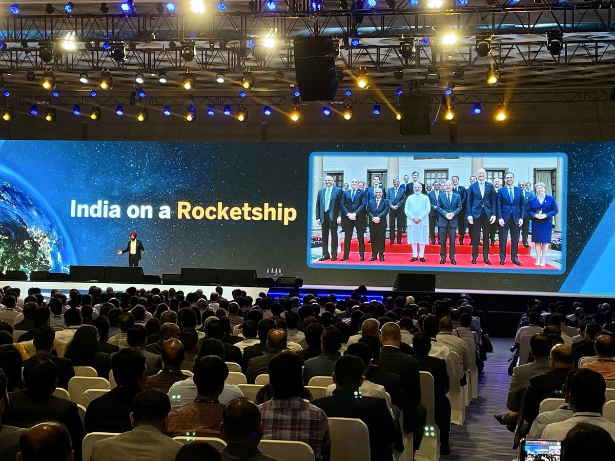 kulmeetbawa's tweet photo. Such amazing energy at the #SAPNOW event!! A Big Thank You to Team @SAPIndia, to the Hon’ble Minister @Rajeev_GoI and to our customers, partners and the media community for joining us and making it so special 🙏 @SAP @pmmarriott @srishtant https://t.co/cuZG7Y7Ta4