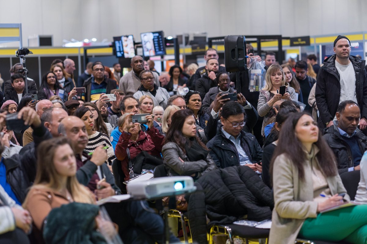 Investor_Show's tweet photo. 3 hours to go. Still busy down at the property investor Show

https://t.co/76QbHWBfLt https://t.co/anRbWCA0pg