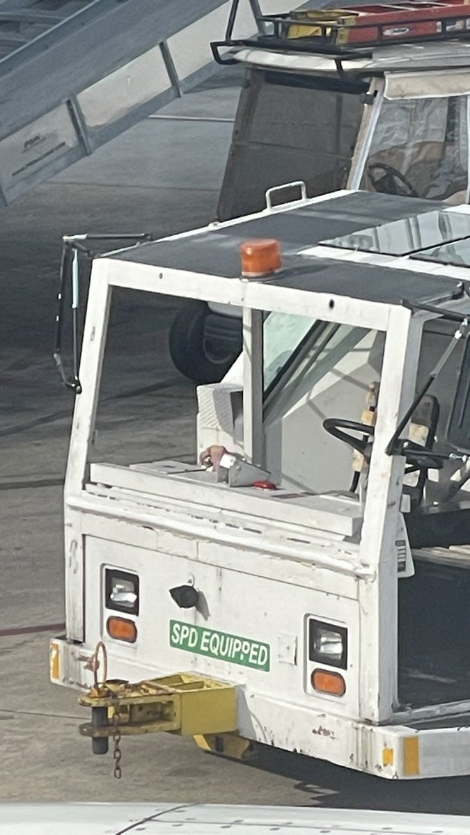 thejazzpush's tweet photo. Cool that Delta has airport operation trucks that you can clip into 😜 https://t.co/YblnX8A7r4