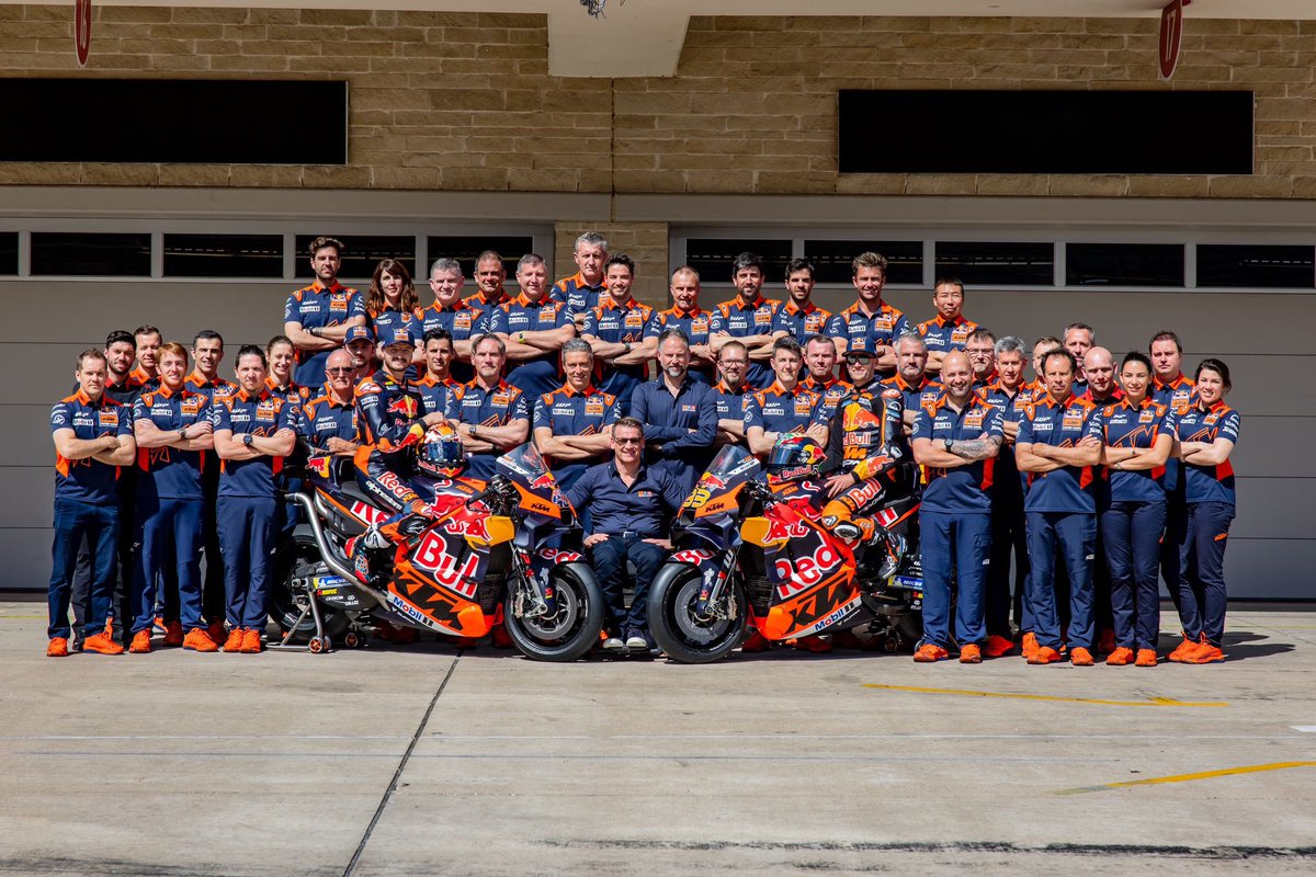 KTM_Racing's tweet photo. The people who make it all possible. 

Not forgetting our incredible individuals based back in Austria working tirelessly on our project. 👊

#KTM #ReadyToRace https://t.co/GL3hq7FBZw