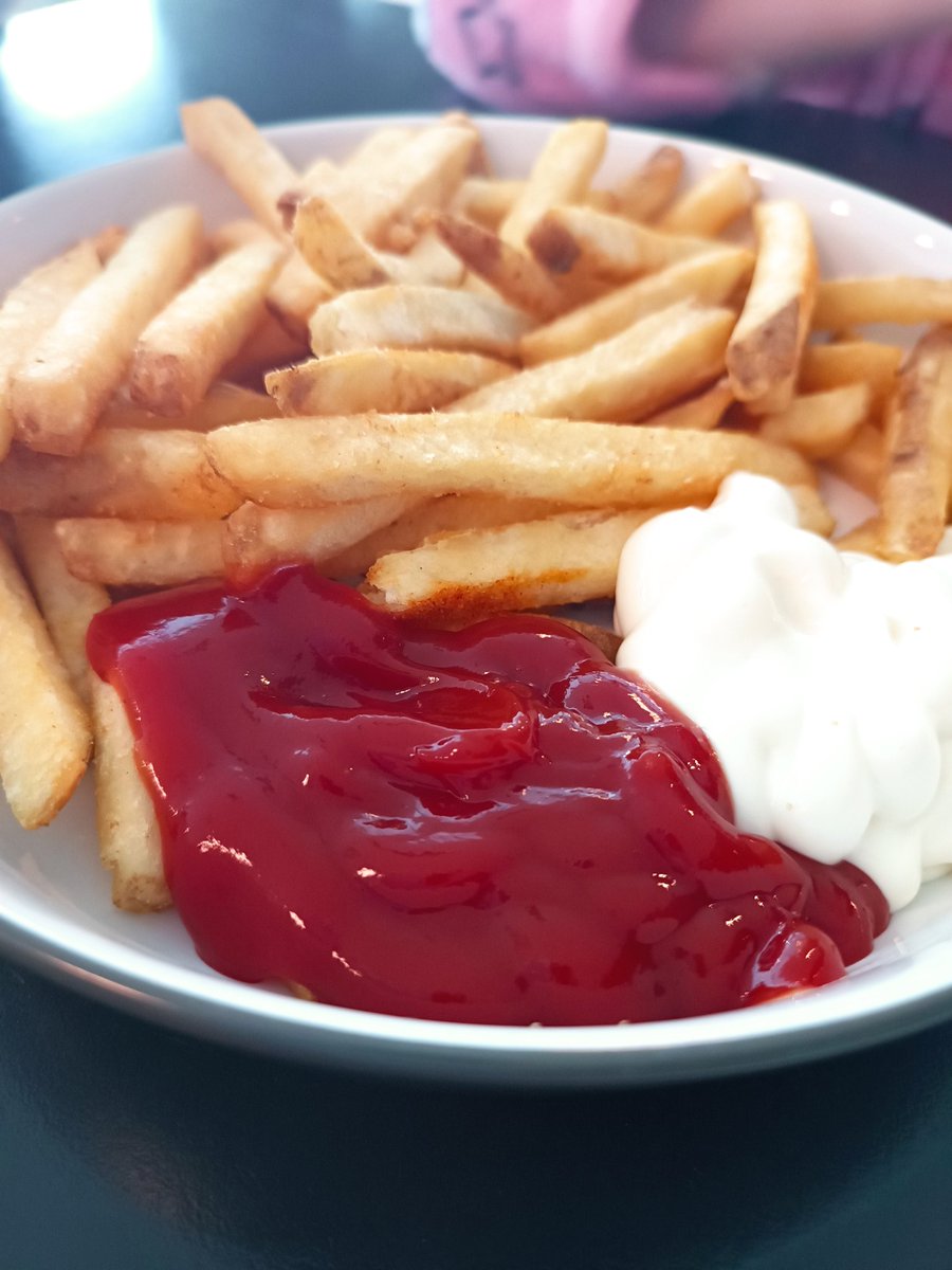 Fuzzy_Blog's tweet photo. #pommes #pommesliebe #rheinmain #rheinmaintherme https://t.co/xkPkOKgCxW