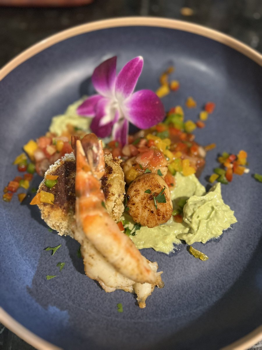 goodstockpot's tweet photo. Hiring a private chef is so much better than eating out!! Celebrate your special occasion with the custom menu you desire!!!!#chefjamey https://t.co/k6sqb5X4xd