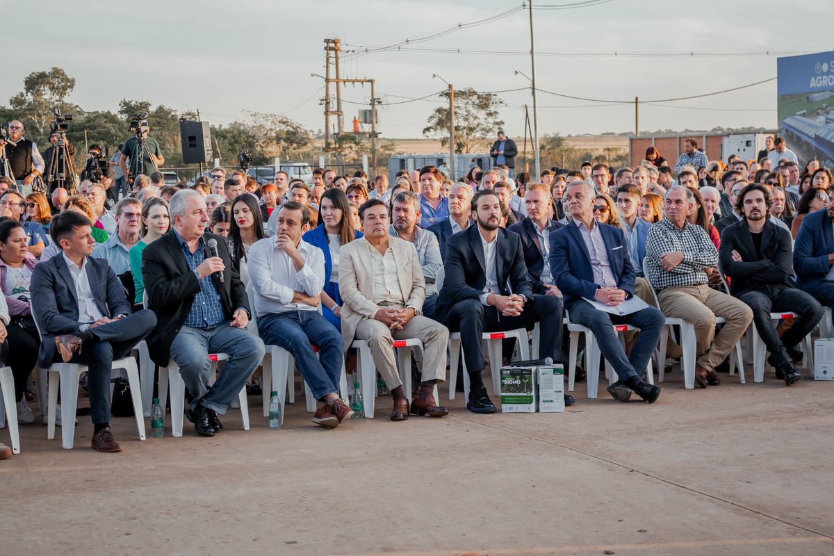 LaloStelatto's tweet photo. Misiones sigue creciendo en equilibrio con el ambiente. Agro Sustentable hace tiempo viene trabajando en una agricultura disruptiva, con bioinsecticidas y biofertilizantes sustentables, cuidando la salud del productor, de nuestros alimentos y de los misioneros.

@rovira_carlos https://t.co/PEY6rh7moB