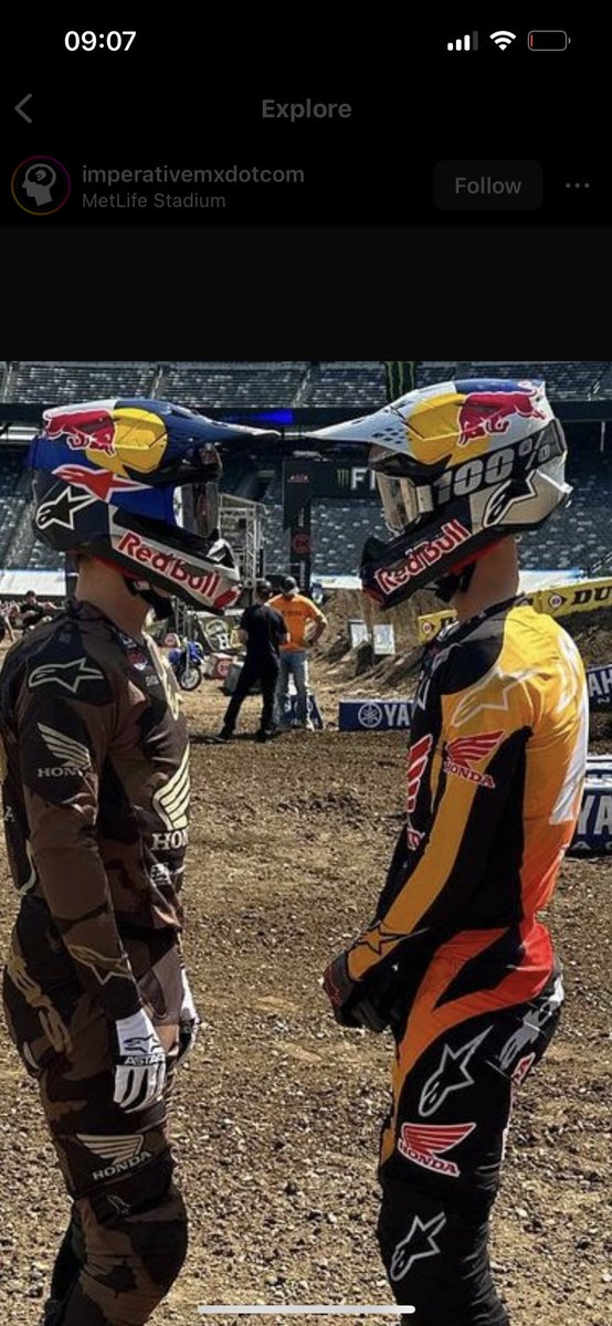 fireguy417's tweet image. Steve, never noticed this but how long has @alpinestars made goggles? @pulpmx is there a story here?
