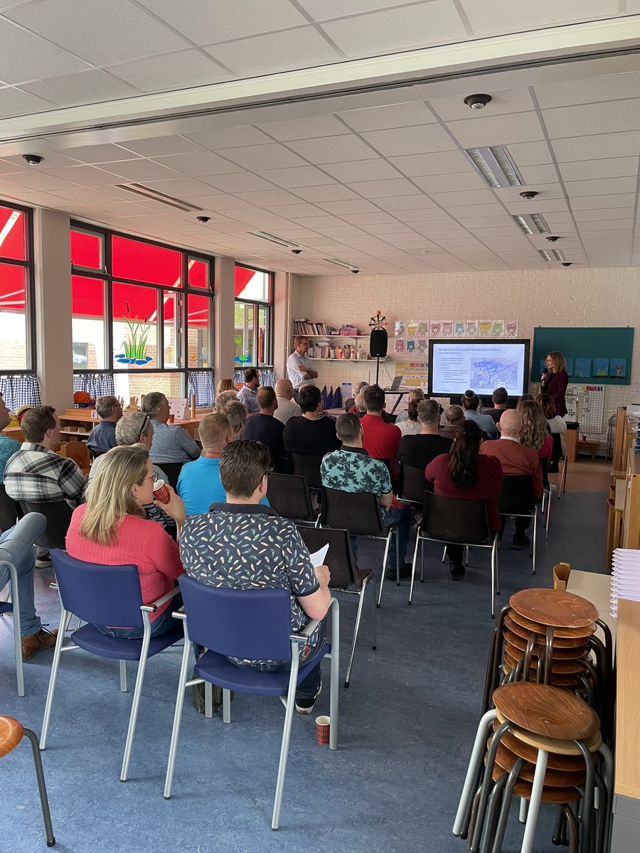 Namens het college <a href="/Gem_Berkelland/">Gemeente Berkelland</a> mocht ik de inwoners van Neede Noord-Oost welkom heten op de informatierondes rondom subsidies voor woningeigenaren gehouden door <a href="/energie_loket/">Agem Energieloket</a>.In deze wijk voeren we de komende jaren een integrale #wijkaanpak uit.Hoge opkomst in beide sessies!