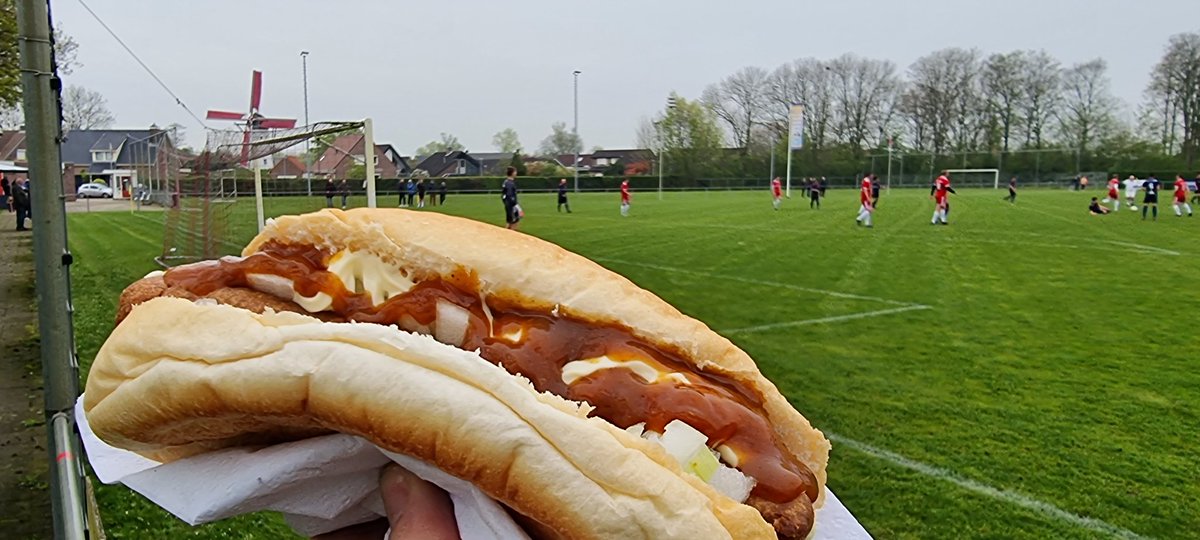 AnFlanders's tweet photo. VV Spui v Jong Ambon π³π± Saturday 4th League South 1 A. A short trip across the border into Zeeuws Vlaanderen for #VVSpui v #JongAmbon. This has to be the π³π± β½οΈ Money Shot - a Frikandel Speciaal with a windmill in the background. Can't get more Dutch #Groundhoppers https://t.co/CBsJV5557E
