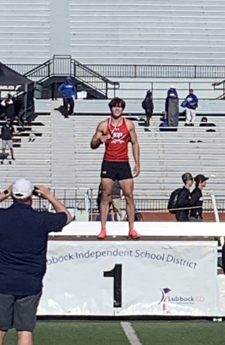 LCP_Track's tweet photo. ⚡️REGIONAL QUALIFIERS⚡️
100m Dash
🥇Cal Ritz🏆AREA CHAMP🏆
🥈Keagan Galmor https://t.co/izkGd3wYqY