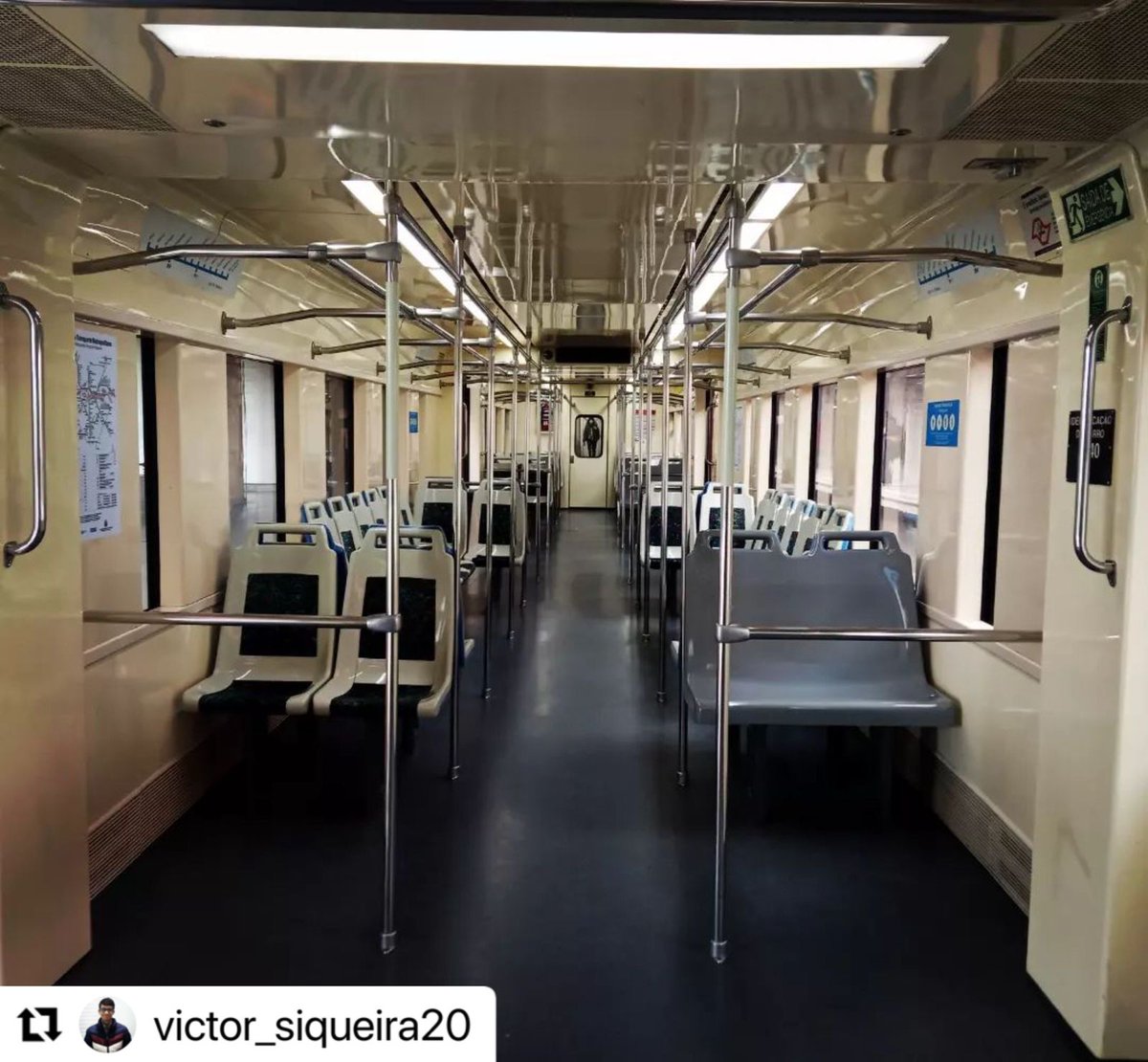 CPTM_oficial's tweet photo. 📷🚊O #ClickCPTM de hoje foi feito pelo @victor_siqueira20!

📸 💬Trata-se do trem da série 2100, conhecido como Lima,  que é considerado por muitos passageiros como um trem extremamente confortável! https://t.co/uk1ZvhX0VU