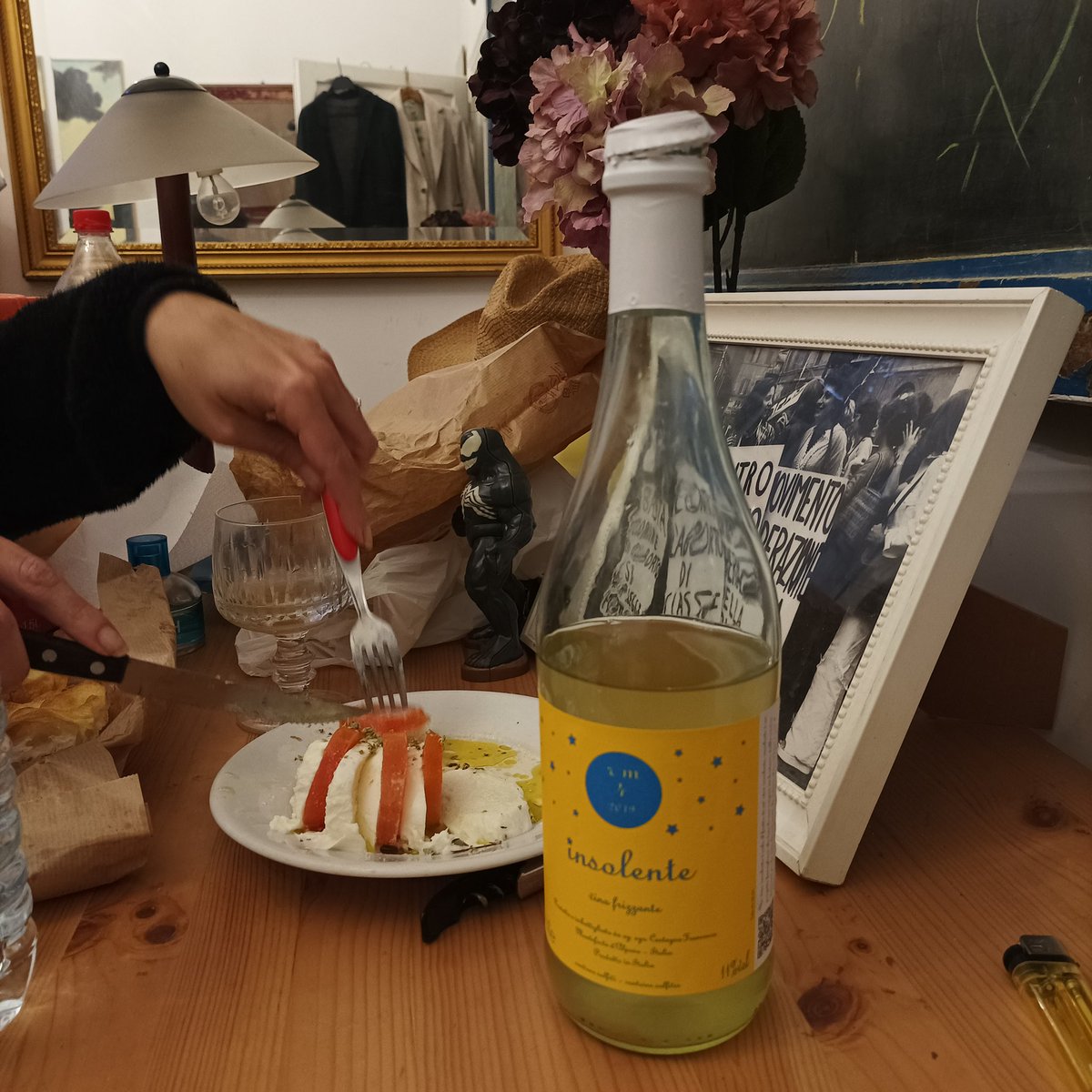 ViniNaturali's tweet photo. Serata speciale con il #Garganega #VinoBiancoFrizzante RM4 2019 di #InsolenteVini altrettanto speciale. Qui, non ci facciamo mancare niente
.
#insolente
#insolenterm4
#rm42019
#rm4
#vino
#vinobianco
#vinibianchi
#viniveneti
#vinibianchiveneti
#vinibianchifrizzanti
#vininaturali https://t.co/Uw208Apt3L