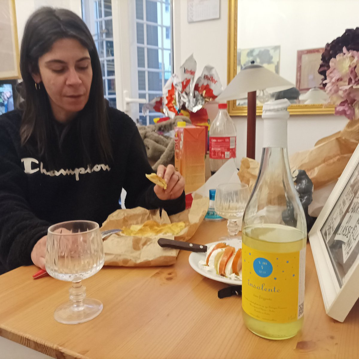 ViniNaturali's tweet photo. Serata speciale con il #Garganega #VinoBiancoFrizzante RM4 2019 di #InsolenteVini altrettanto speciale. Qui, non ci facciamo mancare niente
.
#insolente
#insolenterm4
#rm42019
#rm4
#vino
#vinobianco
#vinibianchi
#viniveneti
#vinibianchiveneti
#vinibianchifrizzanti
#vininaturali https://t.co/Uw208Apt3L