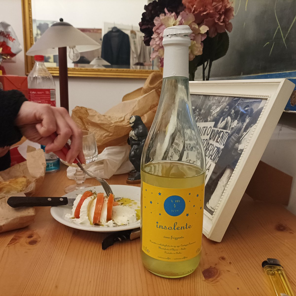 ViniNaturali's tweet photo. Serata speciale con il #Garganega #VinoBiancoFrizzante RM4 2019 di #InsolenteVini altrettanto speciale. Qui, non ci facciamo mancare niente
.
#insolente
#insolenterm4
#rm42019
#rm4
#vino
#vinobianco
#vinibianchi
#viniveneti
#vinibianchiveneti
#vinibianchifrizzanti
#vininaturali https://t.co/Uw208Apt3L