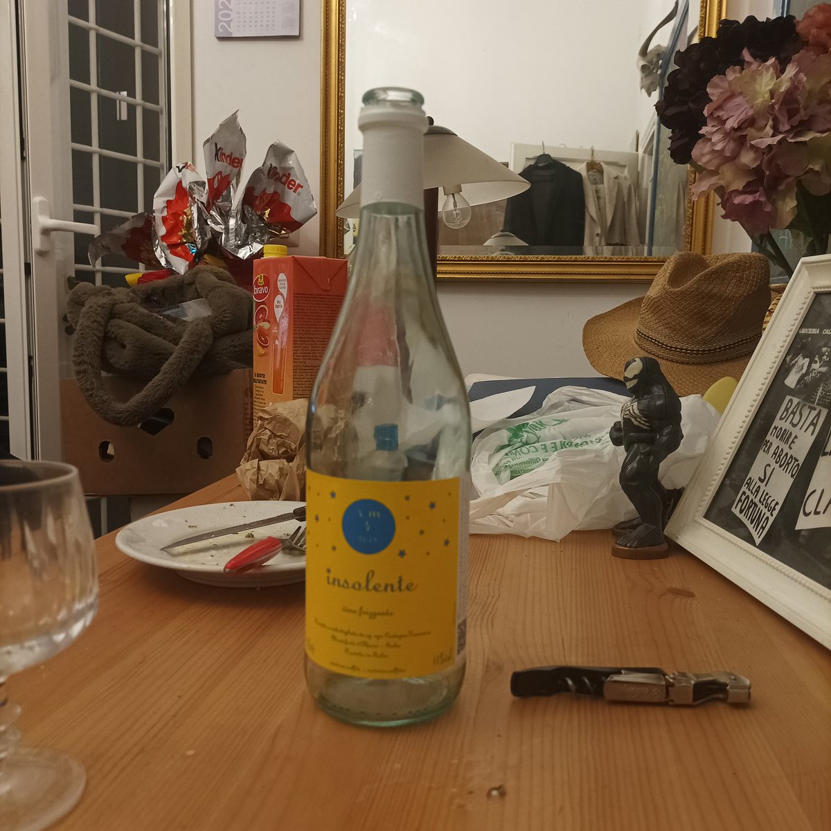 Serata speciale con il #Garganega #VinoBiancoFrizzante RM4 2019 di #InsolenteVini altrettanto speciale. Qui, non ci facciamo mancare niente
.
#insolente
#insolenterm4
#rm42019
#rm4
#vino
#vinobianco
#vinibianchi
#viniveneti
#vinibianchiveneti
#vinibianchifrizzanti
#vininaturali