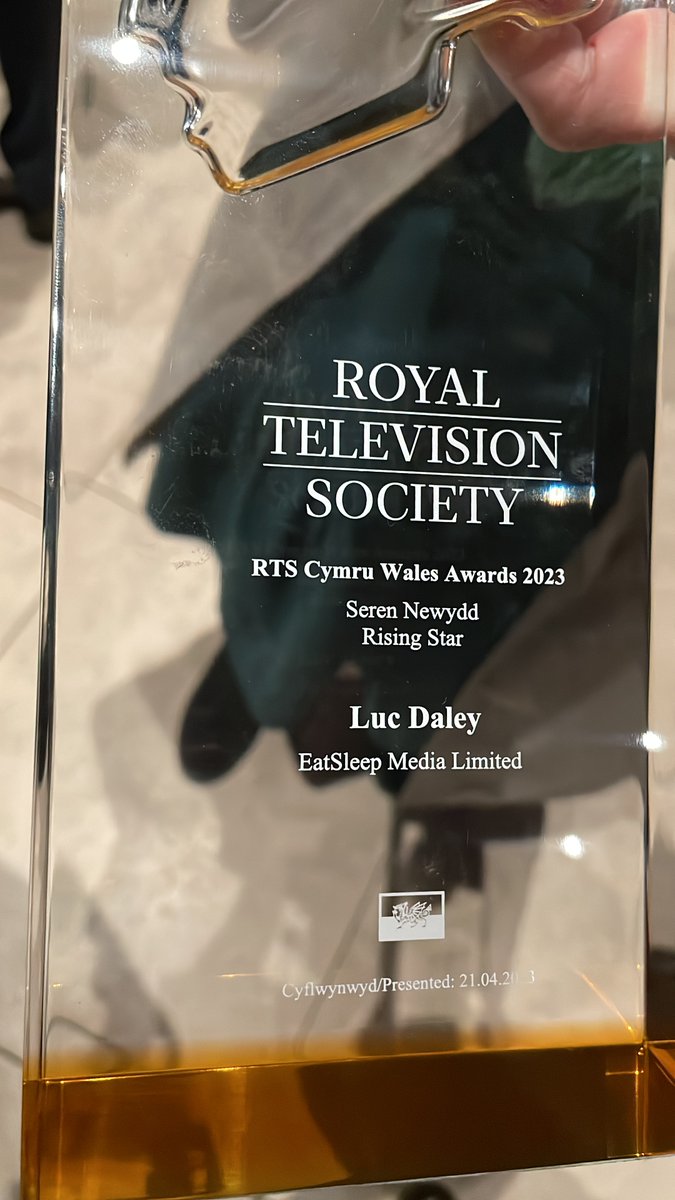 LT_Daley's tweet image. Thrilled to win the Rising Star award at the @RTSCymruWales Awards last night. I want to say a massive thank you to everyone who has supported me so far!