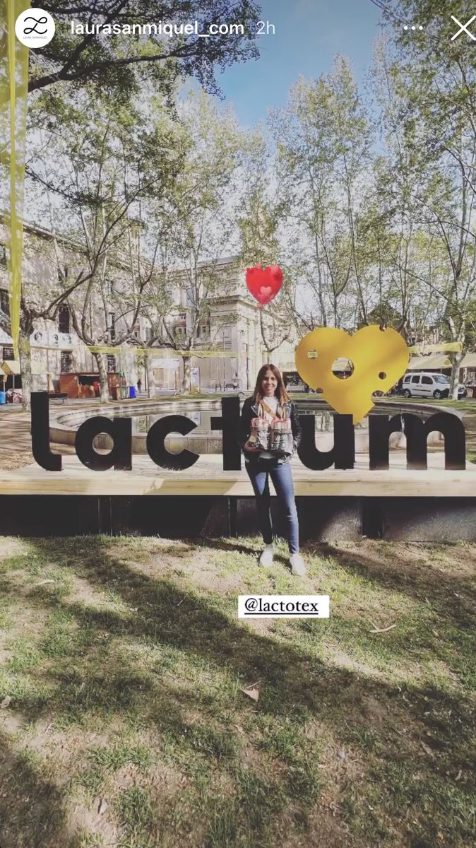 LACTOTEX's tweet photo. Molt contents de poder fer entrega dels obsequis als formatgers i gaudir d’aquesta gran festa del formatge català  @LactiumVic 💛 https://t.co/kXbQzSFeHO