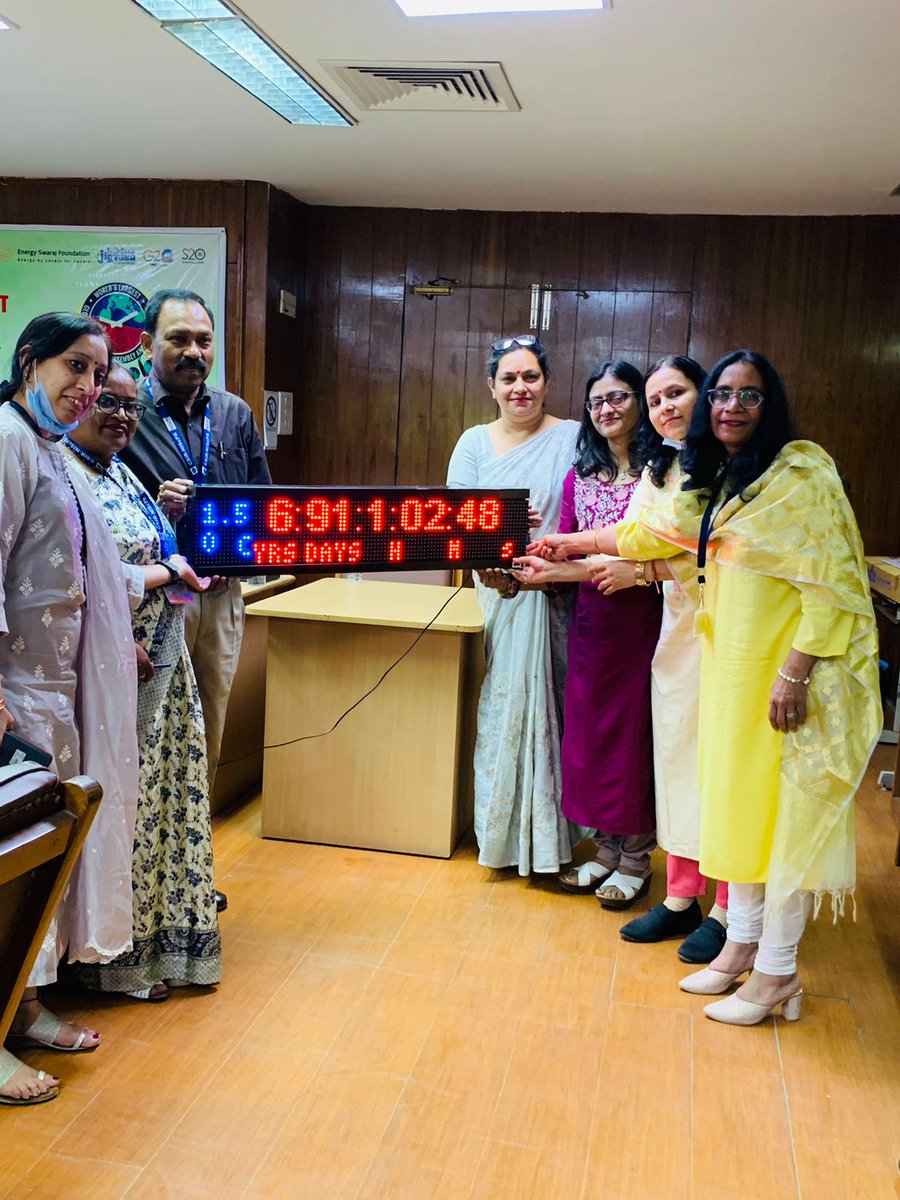 Students from Sapphire International School & Amity International School, Noida celebrated World Earth Day at CSIR-NIScPR on 22nd April 2023 where they learned about the Climate change & received a Climate Clock.
@Ranjana_23 @DrKanikaMalik1 @sumanitrc @CSIR_NIScPR @NIScPR_SVASTIK