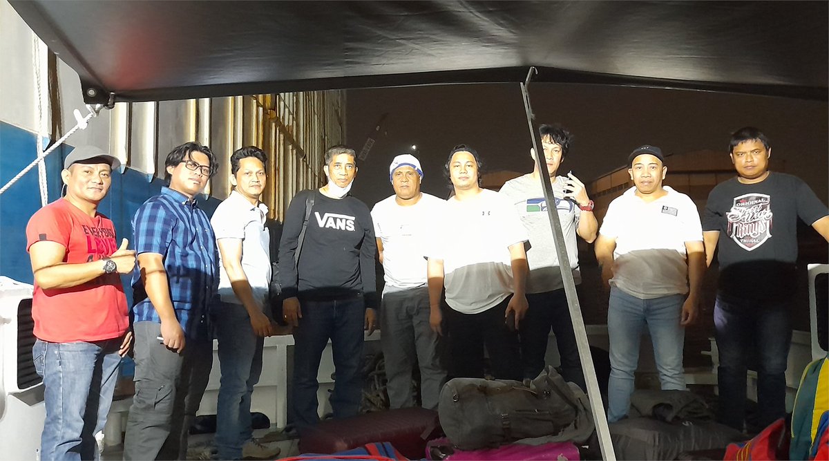 ITFglobalunion's tweet photo. The ITF (International Transport Workers’ Federation) has secured the freedom for 13 abandoned Filipino seafarers stuck in Singapore for five months and has won $1 million back for crews.

Read the full article on Safety 4 Sea here: https://t.co/hjYFkDFWXe https://t.co/z82MsNPGNH