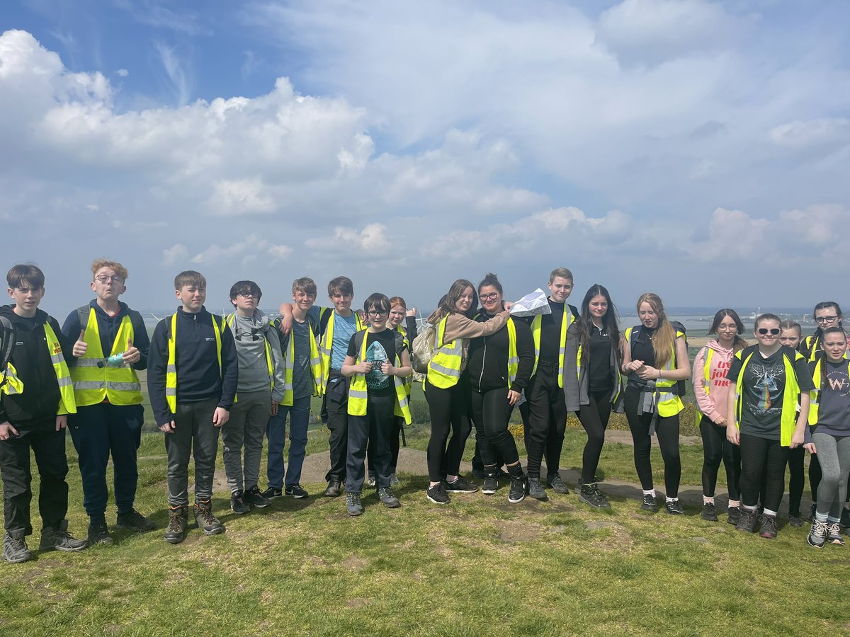 BlessedcaDofE's tweet photo. Top of The World!….. or is it just Helsby Hill?! Halfway through our Chad’s Bronze Practice DofE Walk 👍🏻 https://t.co/w2t7SdQwUo