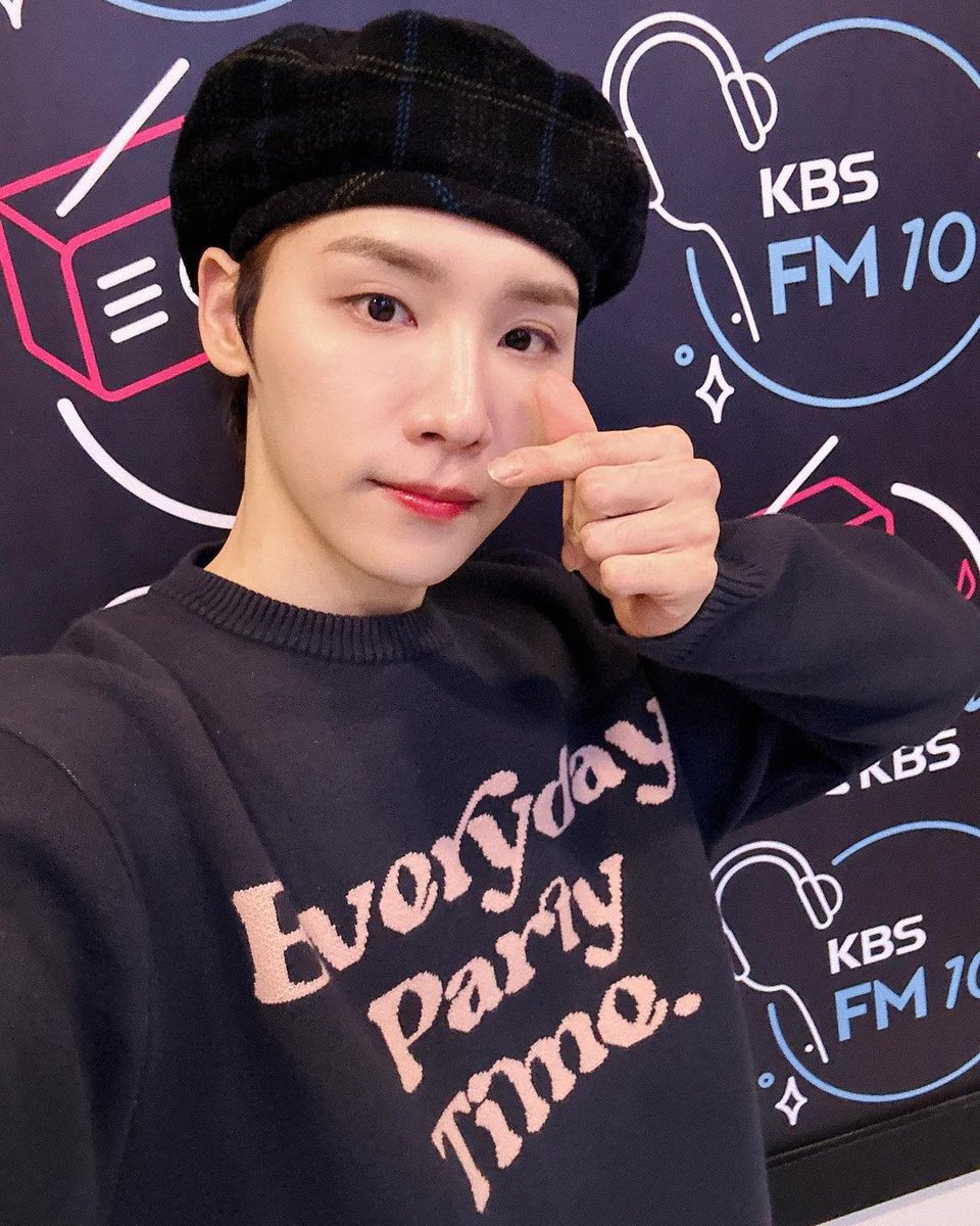 AB6IXBrasil's tweet photo. [#IG|22.04.23] Atualização da BTOB Kiss The Radio no instagram com Woong.

🔗: https://t.co/wecbkOQMwX…

#AB6IX #에이비식스 #전웅 #김동현 #박우진 #이대휘 @AB6IX @AB6IX_MEMBERS https://t.co/pBTFbM7Ar1