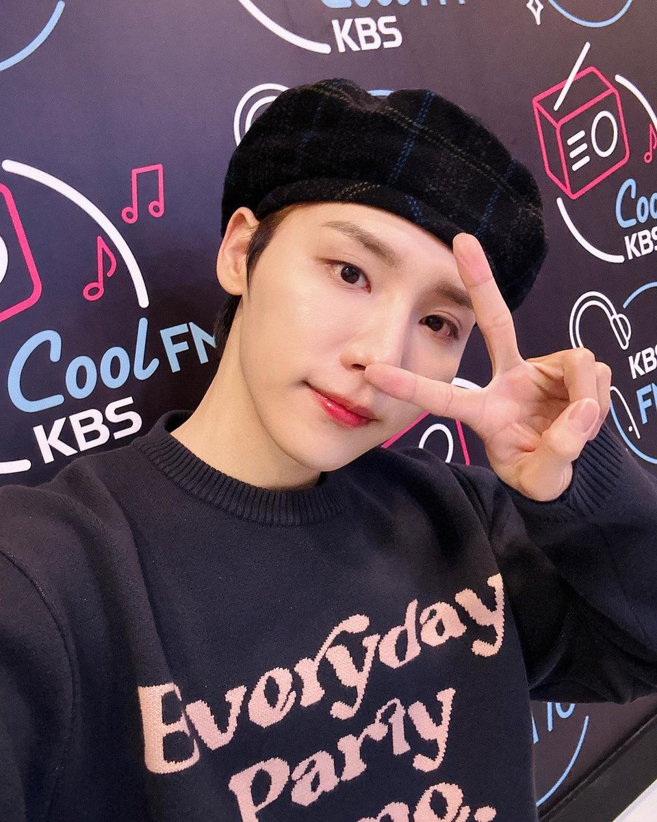 AB6IXBrasil's tweet photo. [#IG|22.04.23] Atualização da BTOB Kiss The Radio no instagram com Woong.

🔗: https://t.co/wecbkOQMwX…

#AB6IX #에이비식스 #전웅 #김동현 #박우진 #이대휘 @AB6IX @AB6IX_MEMBERS https://t.co/pBTFbM7Ar1