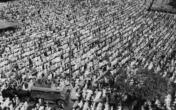MaazbinUbaid's tweet photo. A glimpse of the first Eid-ul-Fitr after the creation of Pakistan in Karachi.
Date: 18 August 1947 https://t.co/D9QxLOtUXW