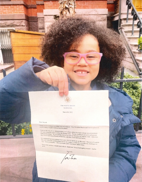 DearPOTUS46's tweet photo. After noticing a lack of recycling bins in her neighborhood, Anayah took matters into her own hands and wrote President Biden with her concerns. When @POTUS responded, Anayah was inspired to start an environmentalist club at school to advocate for a cleaner Earth #EarthDay https://t.co/IoMFcJ2YrK