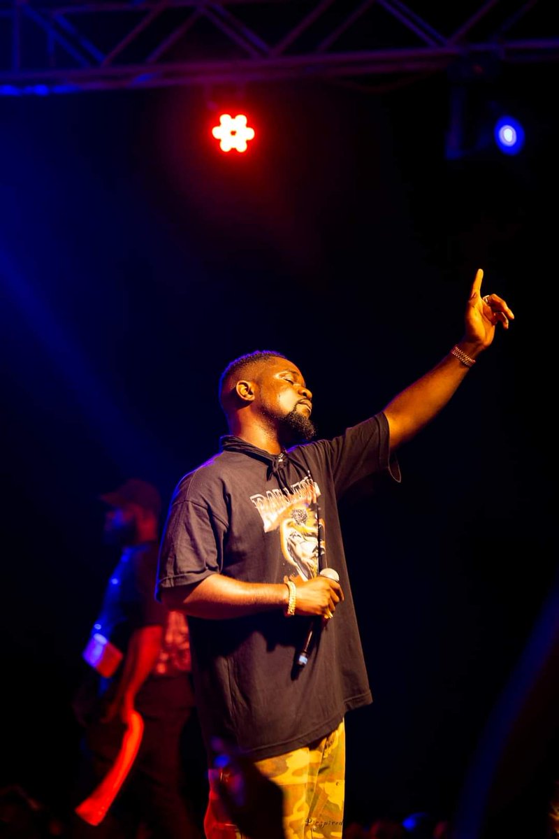 Odadee_Official's tweet photo. About Last Night at the Ɔdadeɛ Torch And Bonfire Night
THE LANDLORD SARKODIE @sarkodie on stage
#Odadee4Life
#PRESEC
#PRESECAt85
#PRESECBONFIRE23 https://t.co/Xfv8CJwzAQ