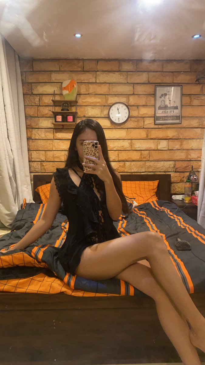 voncutlerr's tweet photo. Does black suits me? 

#trans #ladyboy #uae #abudhabi https://t.co/jPELDQ53cd