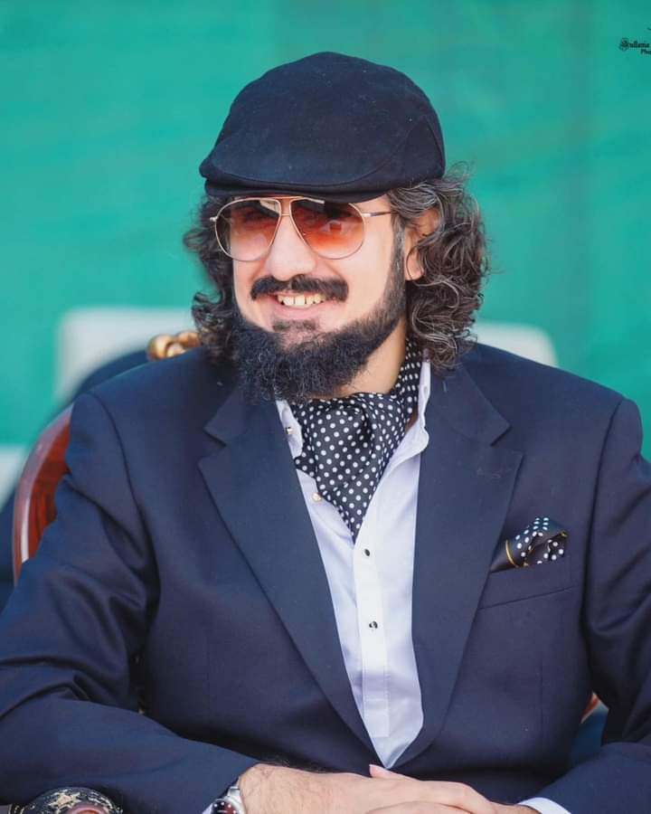 بھٹھ نمازاں، چکڑ روزے، کلمے پِھر گئی سیاھی
بلھے شاہ! شوہ اندروں مِلیا، بُھلی پِھرے لوکائی
#HBDSahibzadaSultan422