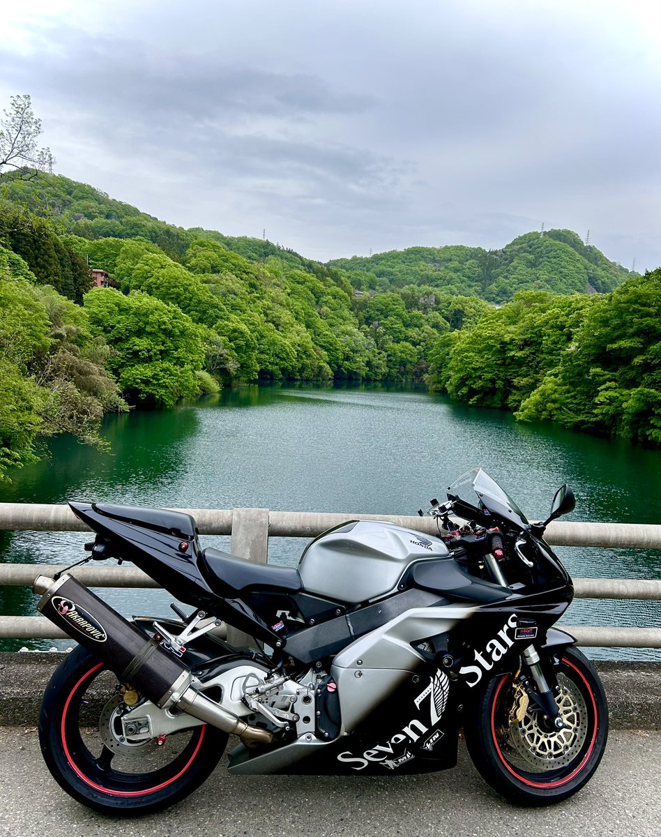 naoG_mc22's tweet photo. 本日のお品書き
由比ヶ浜〜西湘〜真鶴〜湯河原〜椿ライン〜大観山〜仙石原〜御殿場〜富士スピードウェイ〜山中湖〜道志〜都留〜宮ヶ瀬〜東名厚木〜帰還
油断してたら今日は寒かった!
走るのに精一杯でライダーさん沢山の場所に寄る余裕がありませんでした!
今日も相棒は素敵な一日をくれました
#SC50 https://t.co/ZzRevXt4KA