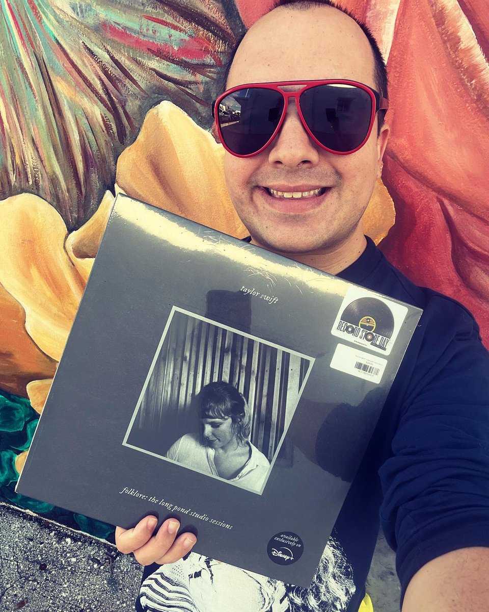 SwiftHernandez's tweet photo. Happy Record Store Day! Secured the bag! 🖤 @taylorswift13 @taylornation13 
#RSD2023 #RecordStoreDay #TaylorSwift #TaylorNation #FolkloreAlbum #Swiftie #RecordStoreDay2023 #TSTheErasTour https://t.co/iEA1pdRans