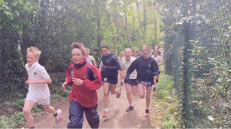 KingsCollPrep's tweet photo. Our pupils were doing their best to burn off those chocolate eggs πͺΊ
Lovely to have them running the #KingsLoop again after the Easter break! https://t.co/uuMqH936Gt