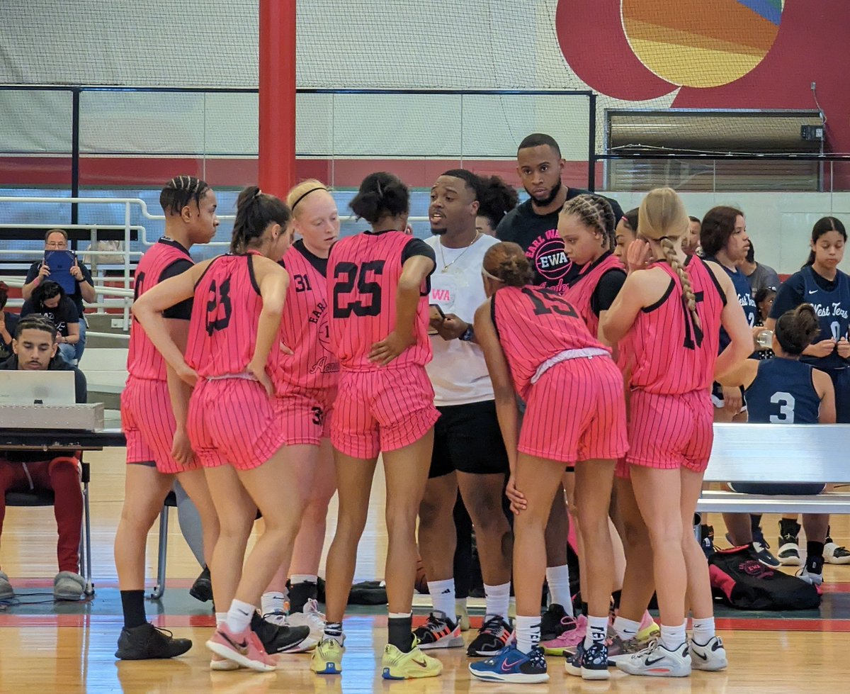 AveryRausch2's tweet photo. Day #1 is in the books and it was all about the defense. #blockcity #bigstops Can't wait for day two! @EWA_Basketball @PBRhoops @PreachaZo @M_Harrison12 https://t.co/XrgfTwajDi