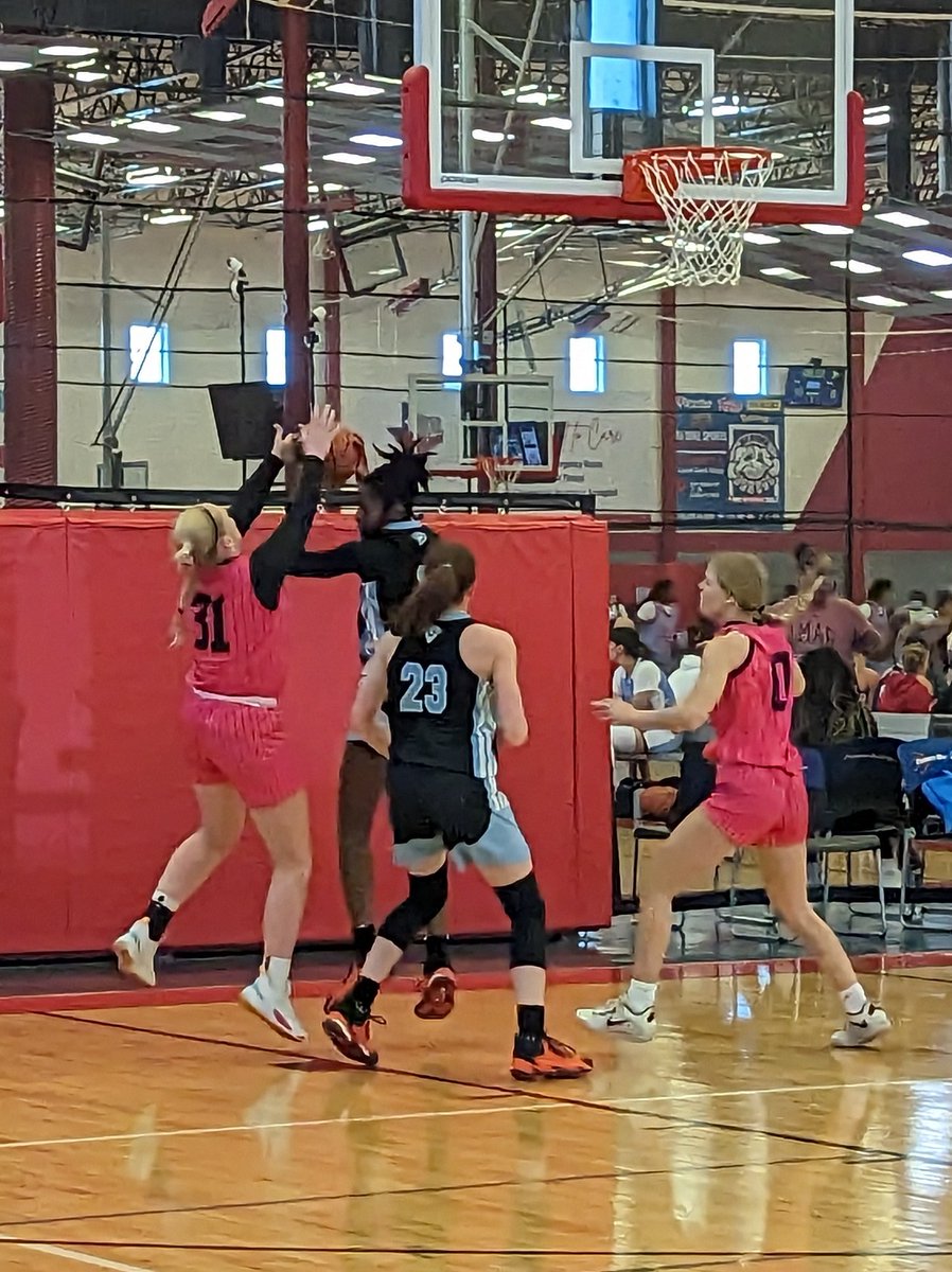 AveryRausch2's tweet photo. Day #1 is in the books and it was all about the defense. #blockcity #bigstops Can't wait for day two! @EWA_Basketball @PBRhoops @PreachaZo @M_Harrison12 https://t.co/XrgfTwajDi