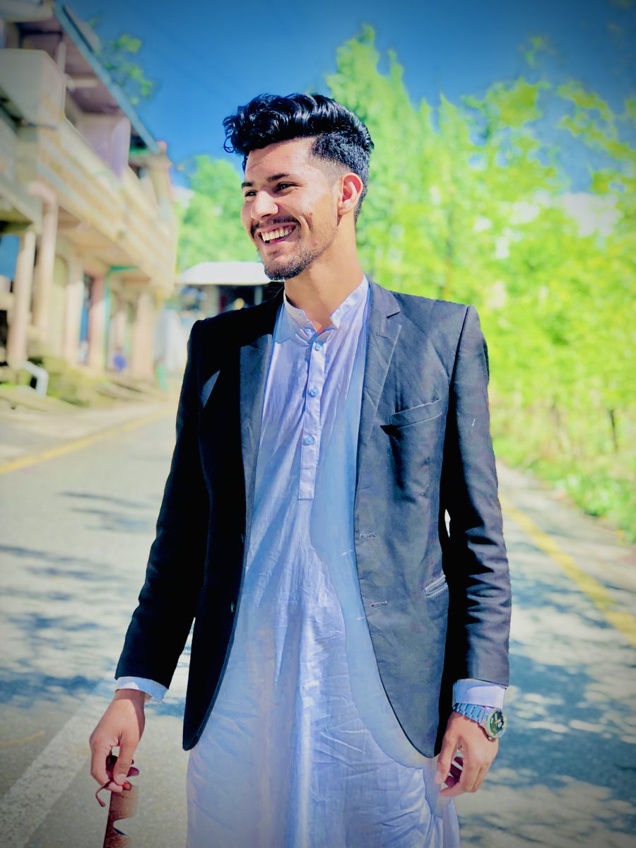 AzmatKhan789's tweet photo. Happy Eid Mubarak 🥰 https://t.co/tPhIiTMwFp