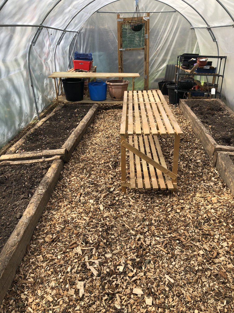 mvprimaryschool's tweet photo. Raised beds weeded and dug over both outside and in the poly tunnel. #groundsday https://t.co/TgGJOwEDIG