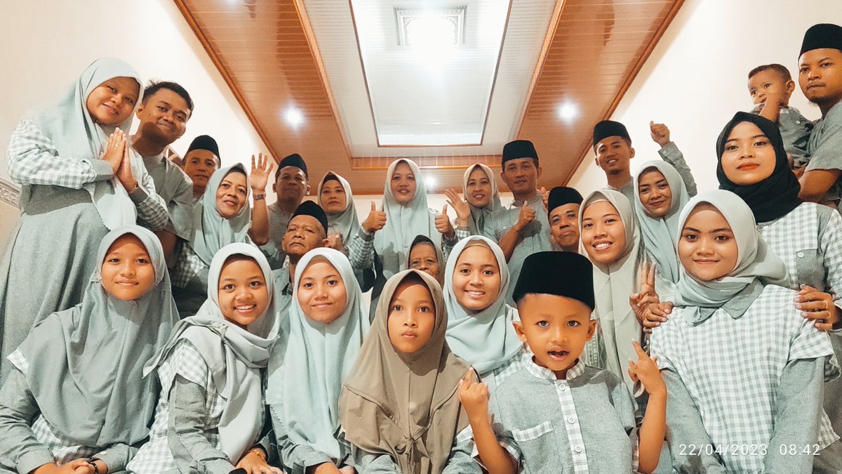 mahmudalinurdin's tweet photo. wkwkwkwkw

#HappyIedMubarak #ied2023 #sagegreen https://t.co/EjQ5cijIBw