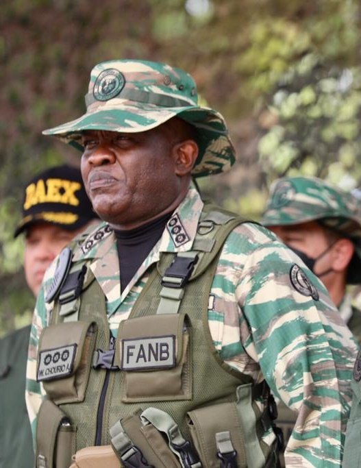 Los integrantes de la #MiliciaBolivariana felicitan al MG. Wistohor Gregorio Chourio Andrade por cumplir un año más de vida, soldado leal a la Patria y a la revolución Bolivariana.