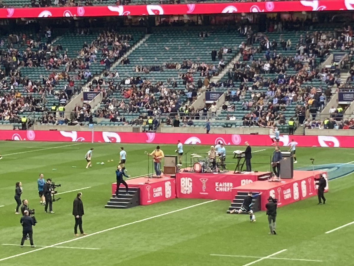 Kaiser Chiefs ahead of Quinn’s vs Bath - come on you Quinn’s!