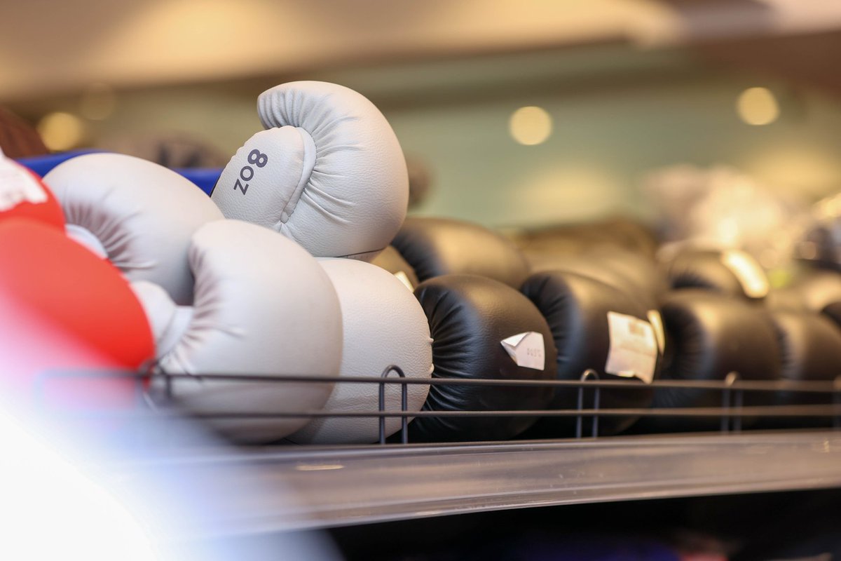Thinking of picking up boxing as a hobby or sport? Shop all the #boxinggear you need at our sportshop by the entrance 

#boxing #boxinggloves #sportshop #rupazfunnfitnesscentre #rupasmall #Eldoret