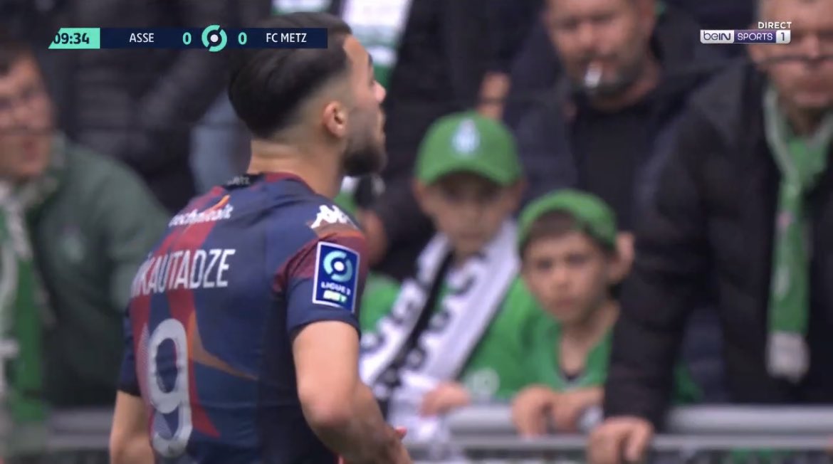 lnstantFoot's tweet photo. Buteur cet après-midi face à Saint-Étienne, Georges Mikautadze a célébré en faisant un 6️⃣9️⃣ devant les supporters de Geoffroy Guichard ! 😭

L’attaquant géorgien, actuel meilleur buteur de Ligue 2, est passé par l’OL en catégories de jeunes ! 👊🏽🔴🔵 https://t.co/cLQpXMQAMf