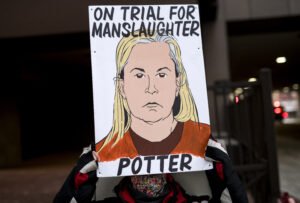 Former Police Officer #KimPotter Serves 16 Months In Prison For Killing #DaunteWright. This Is What Justice Looks Like In The US For Black Americans. newstoter.com/former-police-…