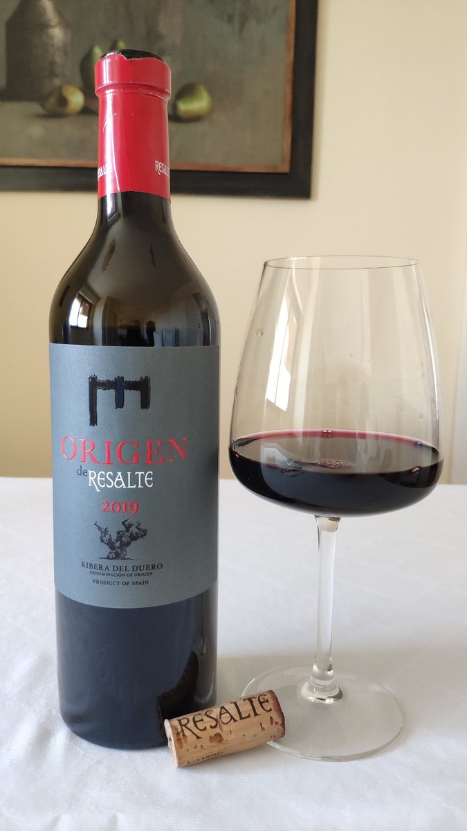 Uno de mis vinos favoritos de la Ribera del Duero. <a href="/BodegasResalte/">Resalte de Peñafiel</a> de la mano del enólogo Enrique Andrades. 🔝 <a href="/DORibera/">Ribera Del Duero</a> resalte.com/vinos/resalte/…