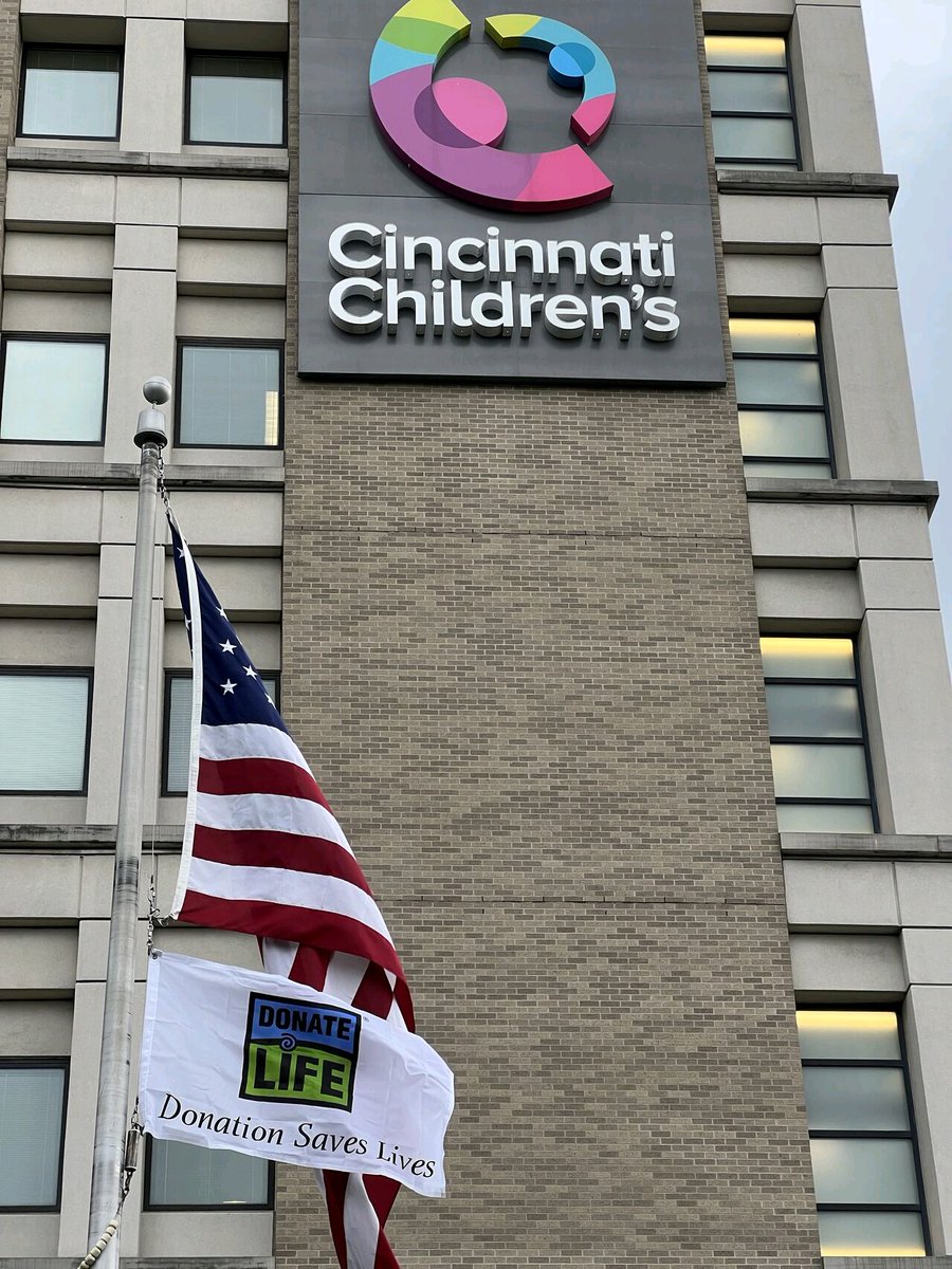 nick01nrcf's tweet photo. Nick's mom shared his story @CincyChildrens Donate Life Flag Raising ceremony. She spoke of his heroism-saying yes to donation &amp; the impact he continues to make. Thanks @LifeCenterCincy #RememberingNick #DoSomethingGoodfortheWorld #BuyEmaVossWater😉 #SayYes #BeaHero #LiveLikeNick https://t.co/ttHA9IzJl7