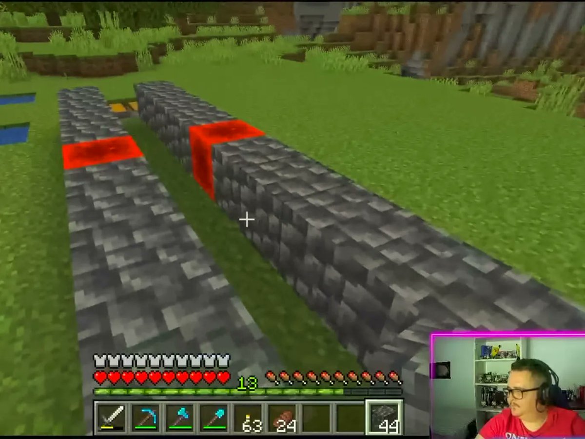 MonkeyDCloud_'s tweet photo. Pensando en las futuras elitras, decidimos crear la Granja de Caña de Azúcar🎋. Hasta la fecha, es la construcción que mejor diseño tiene😍
#monkeydcloud #mdc #minecraft #granja #azucar #bambu #elitras #twitch #streamer #Minecraftbuilds #caña https://t.co/bI40IN43Mb