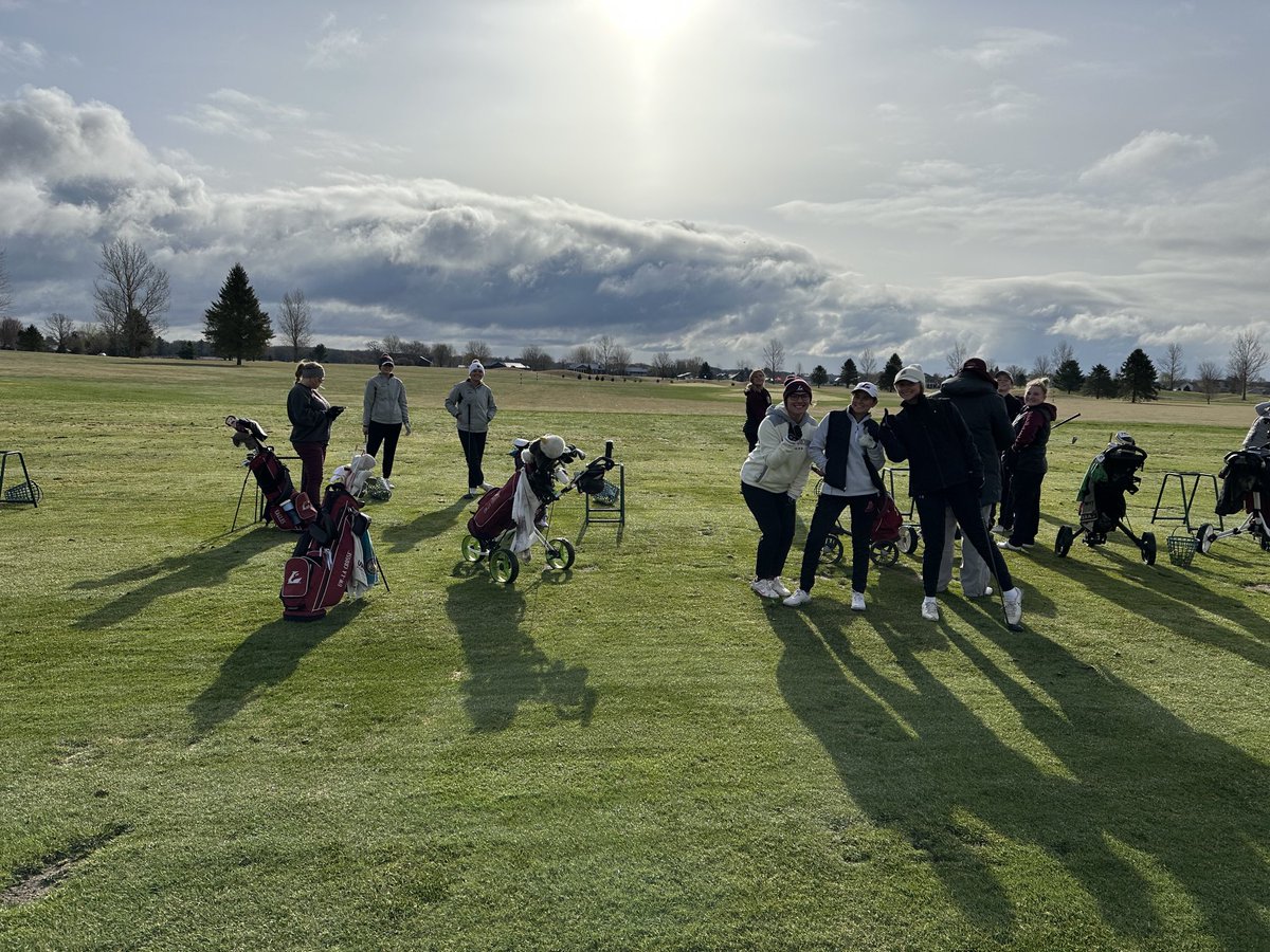 UWLGolf's tweet photo. A little brisk but Eagles are ready at the Viterbo Invite at Trempealeau Mountain!  #EagleGrit https://t.co/zIcPnlA3zU